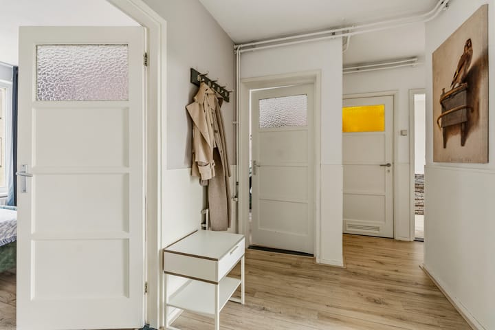 Photo 2 of Van der Kempstraat 10