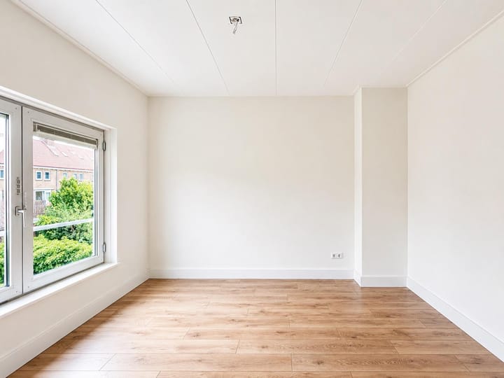 Tussenwoning te huur: Paulus Emtinckweg 44, Diemen