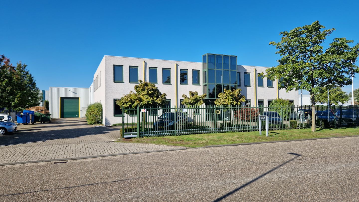 View photo 1 of Albert Einsteinweg 4-A