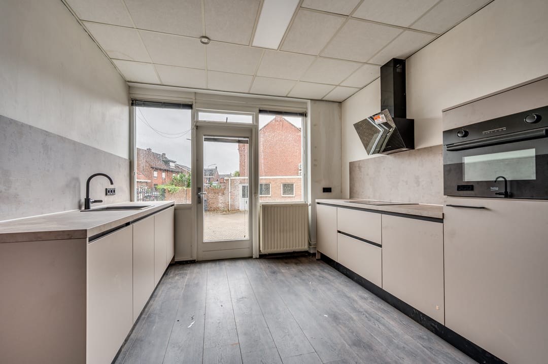 Photo 13 of Alberdingk Thijmstraat 1