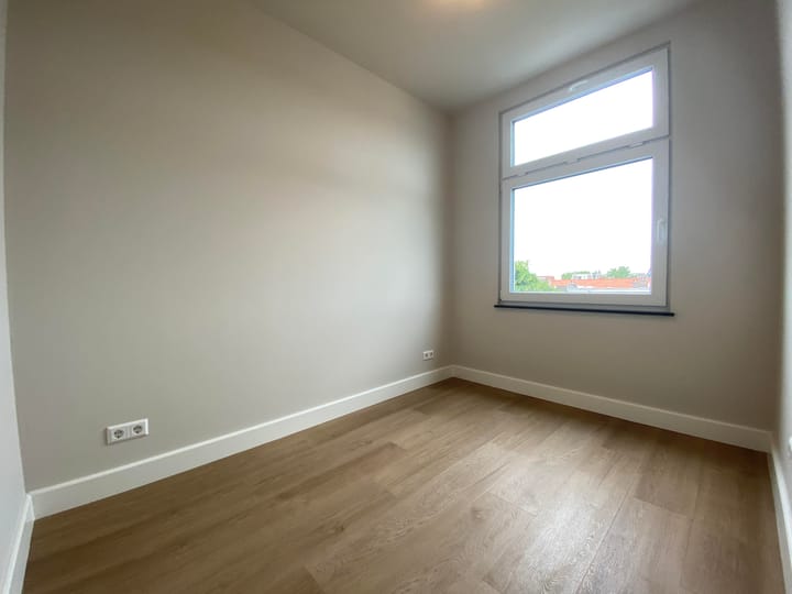 Photo 5 of Newtonstraat 411-A