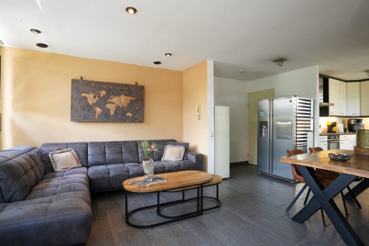 Photo 5 of Maanstraat 14-A