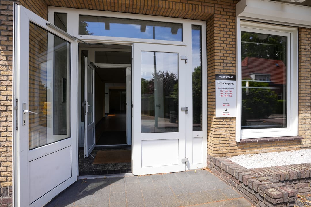 Photo 28 of Maanstraat 14-A