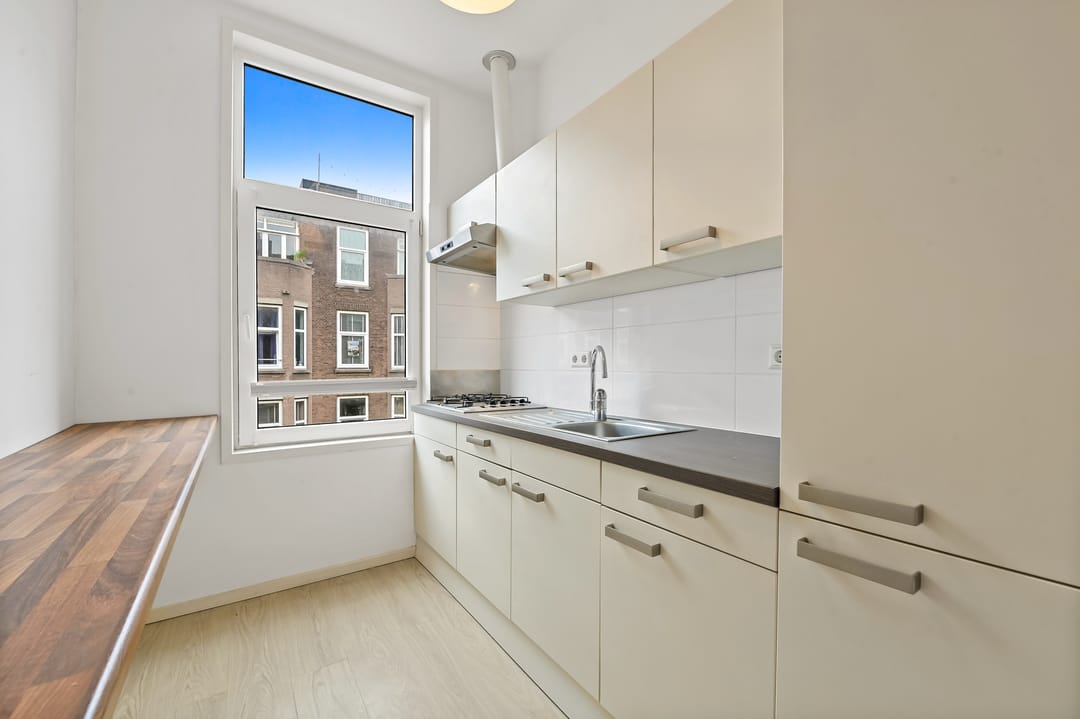 Photo 11 of Beatrijsstraat 10-A02