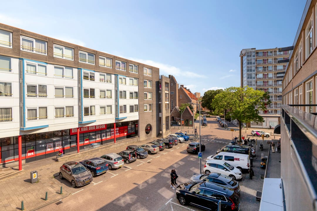 Photo 26 of Hellevoetstraat 11