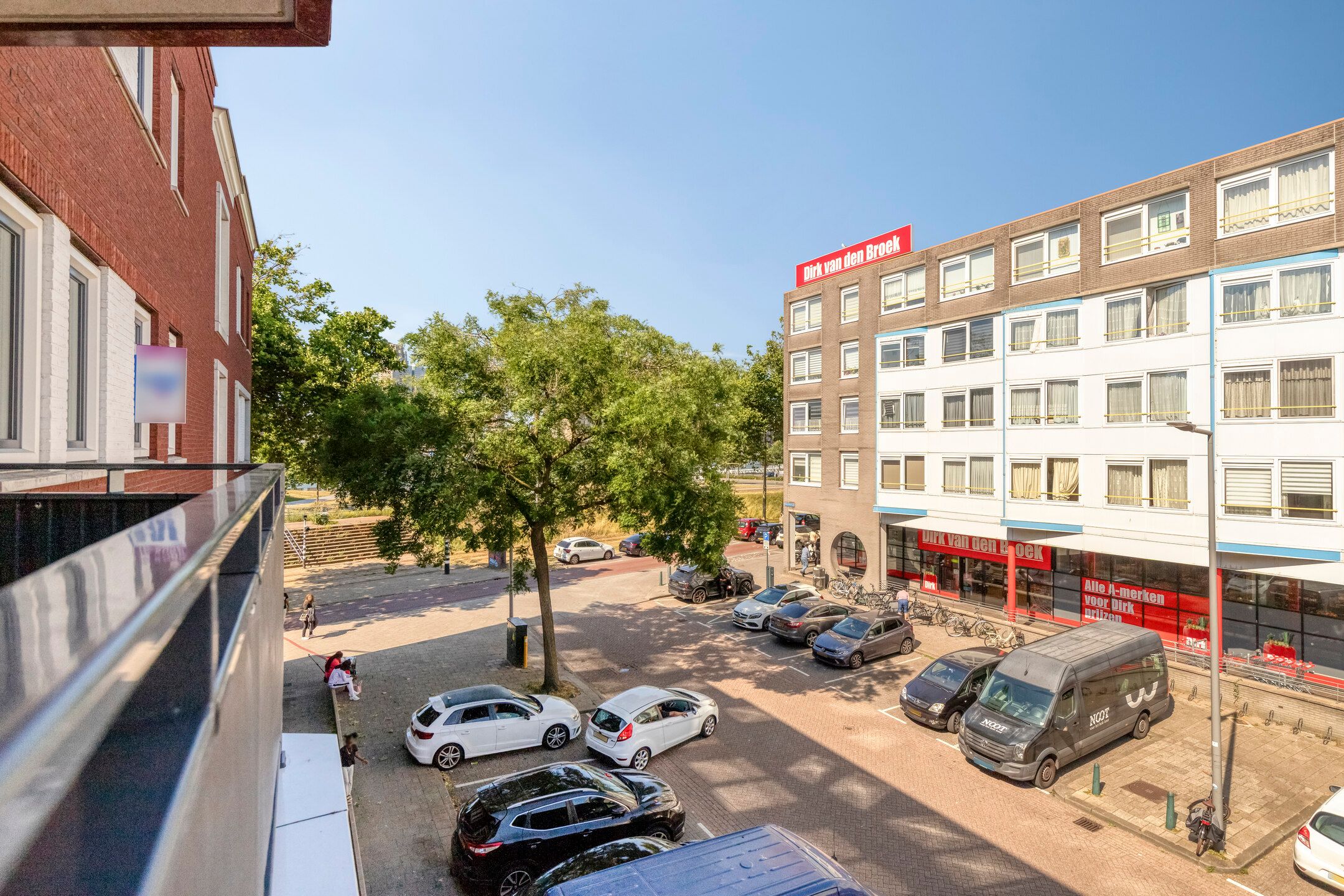 Photo 27 of Hellevoetstraat 11