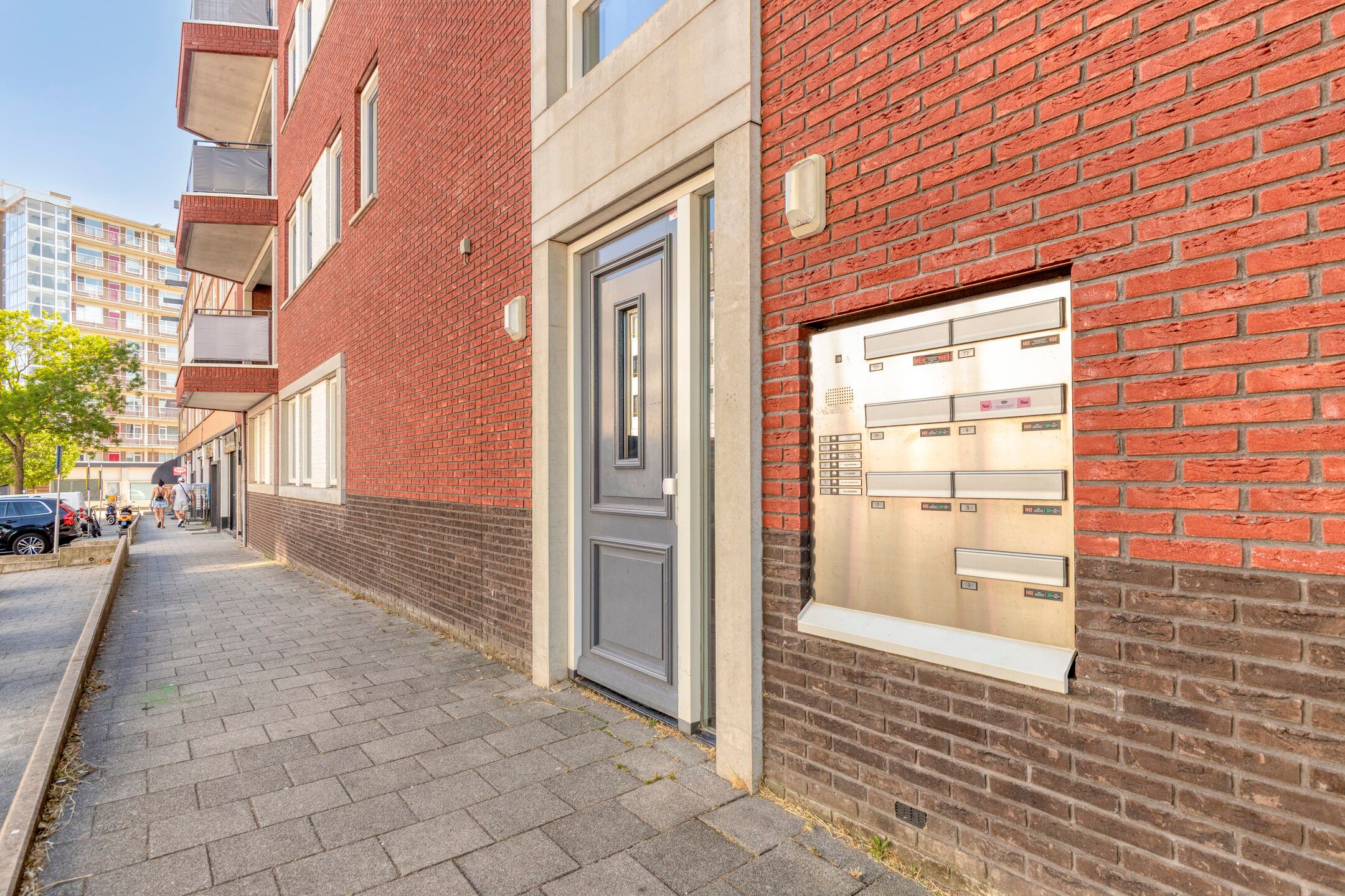 Photo 3 of Hellevoetstraat 11
