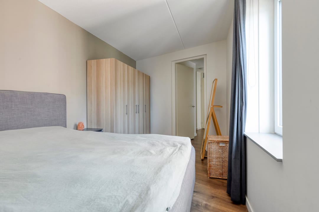Photo 16 of Hellevoetstraat 11