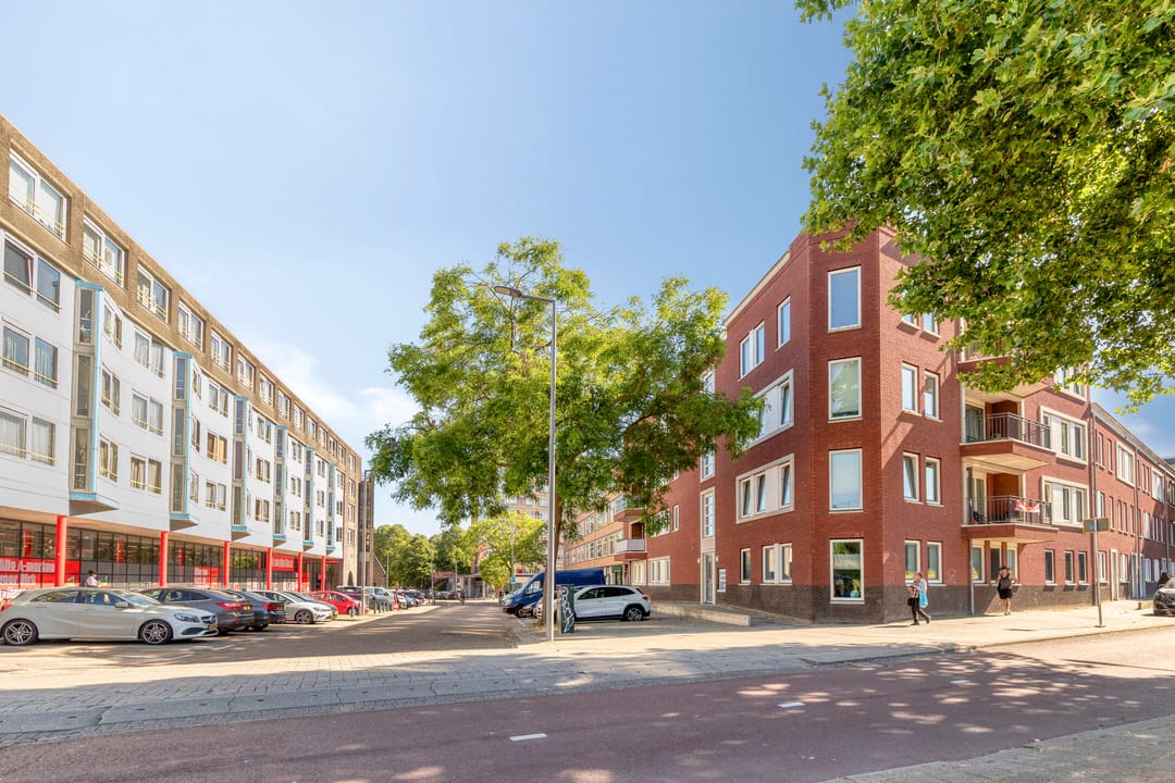 Photo 28 of Hellevoetstraat 11