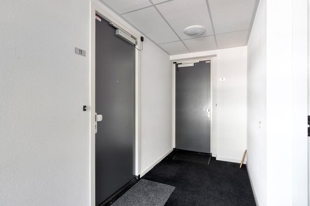 Photo 31 of Hellevoetstraat 11
