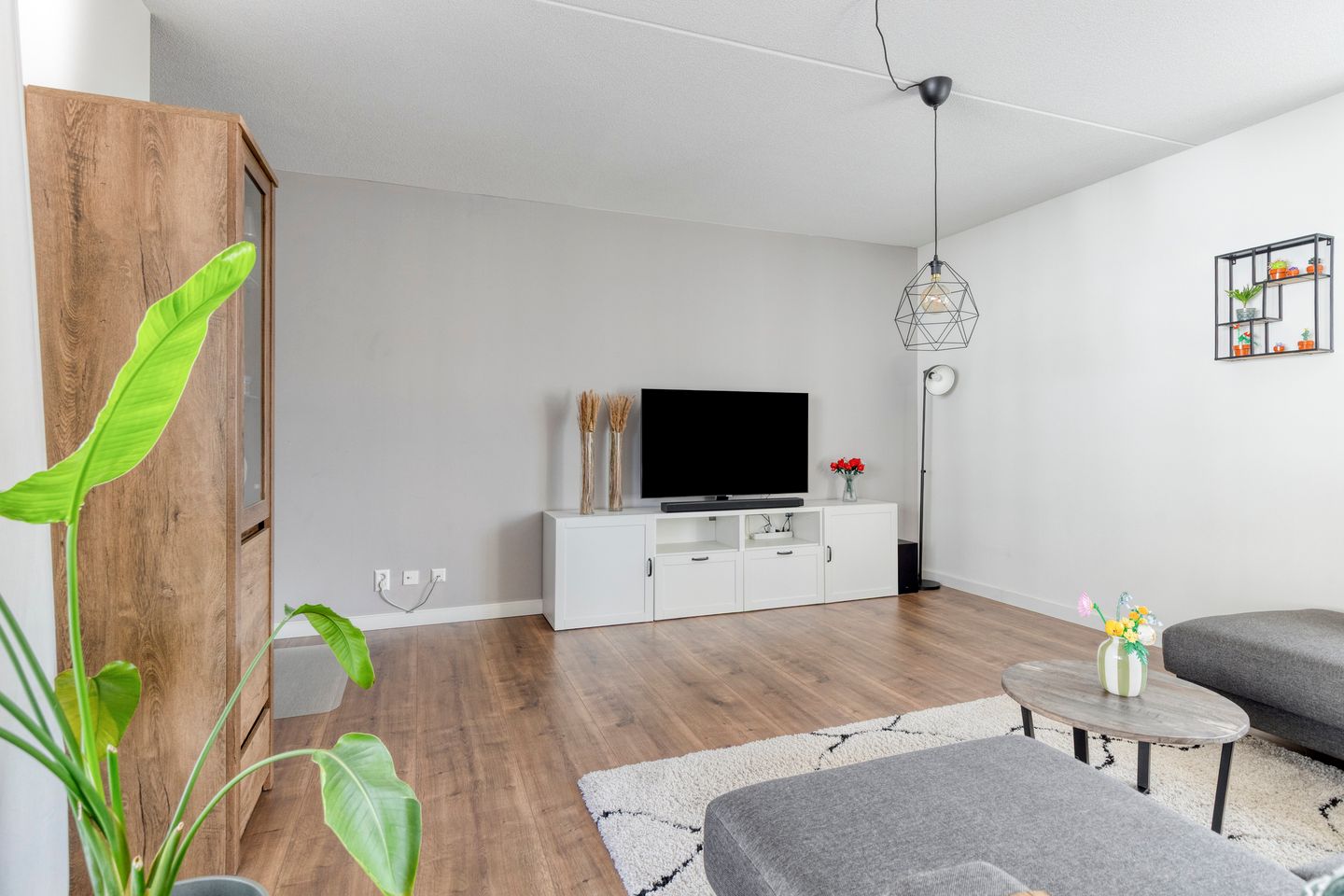 Photo 5 of Hellevoetstraat 11
