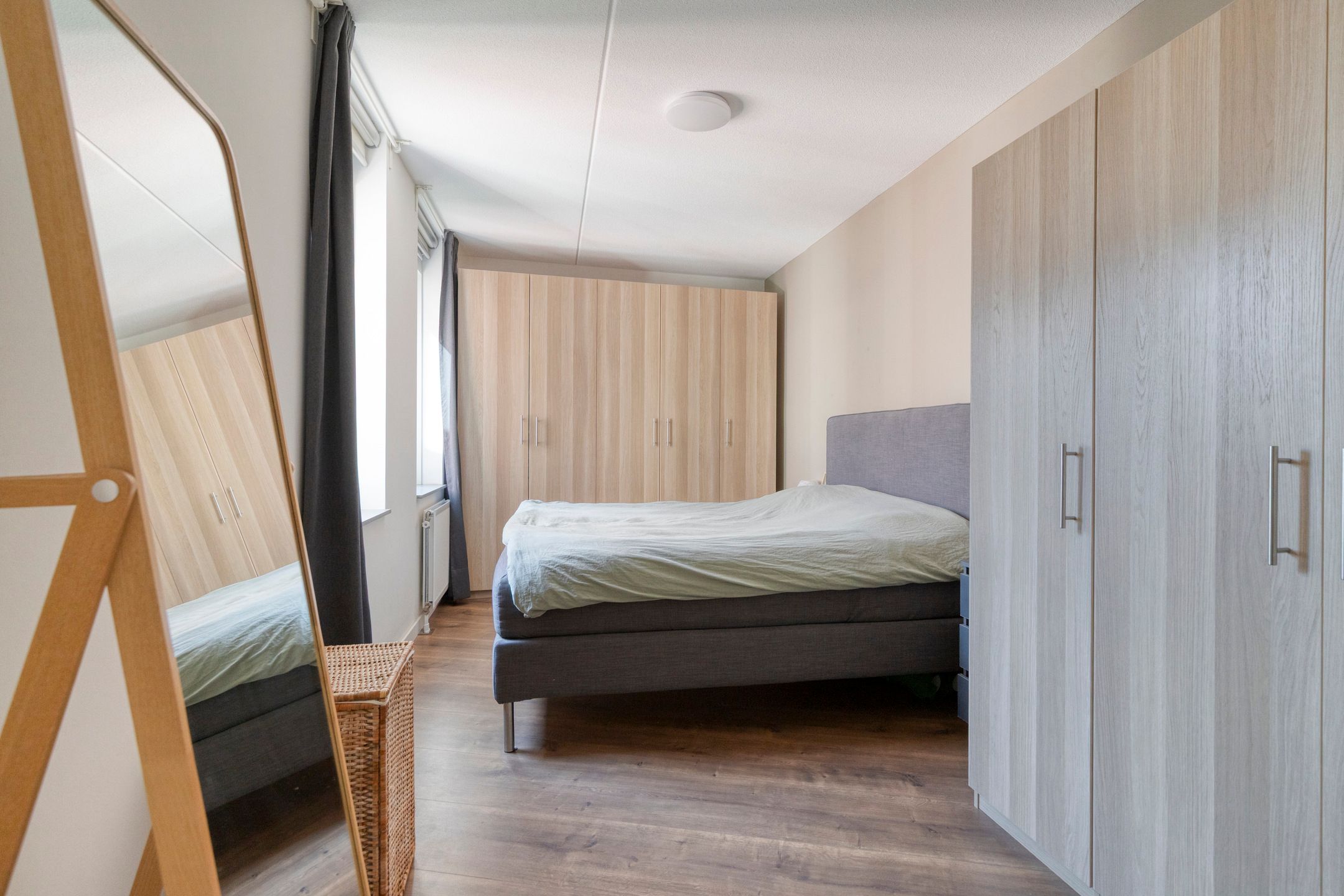 Photo 15 of Hellevoetstraat 11