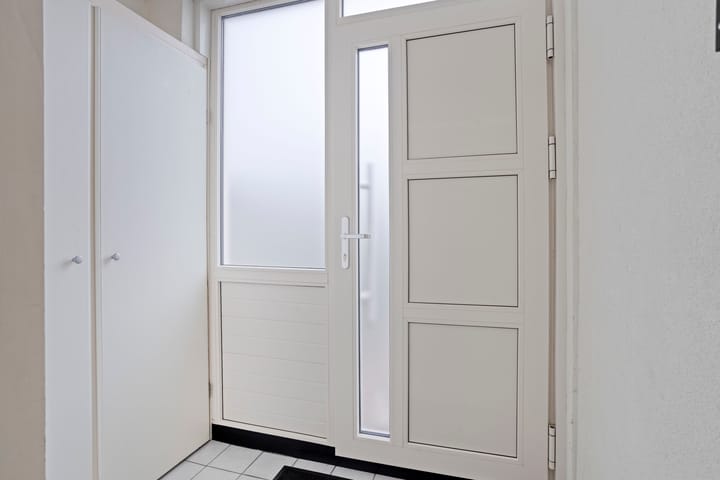 Tussenwoning te koop: Lijsterbeslaan 9, Winschoten