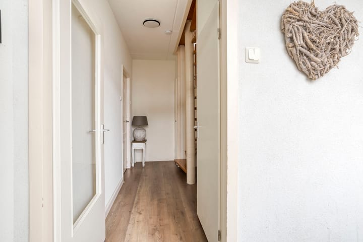 Tussenwoning te koop: Lijsterbeslaan 9, Winschoten