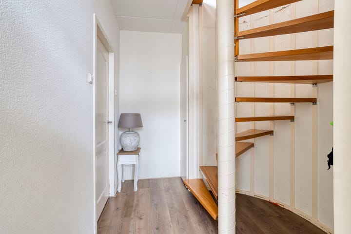 Tussenwoning te koop: Lijsterbeslaan 9, Winschoten