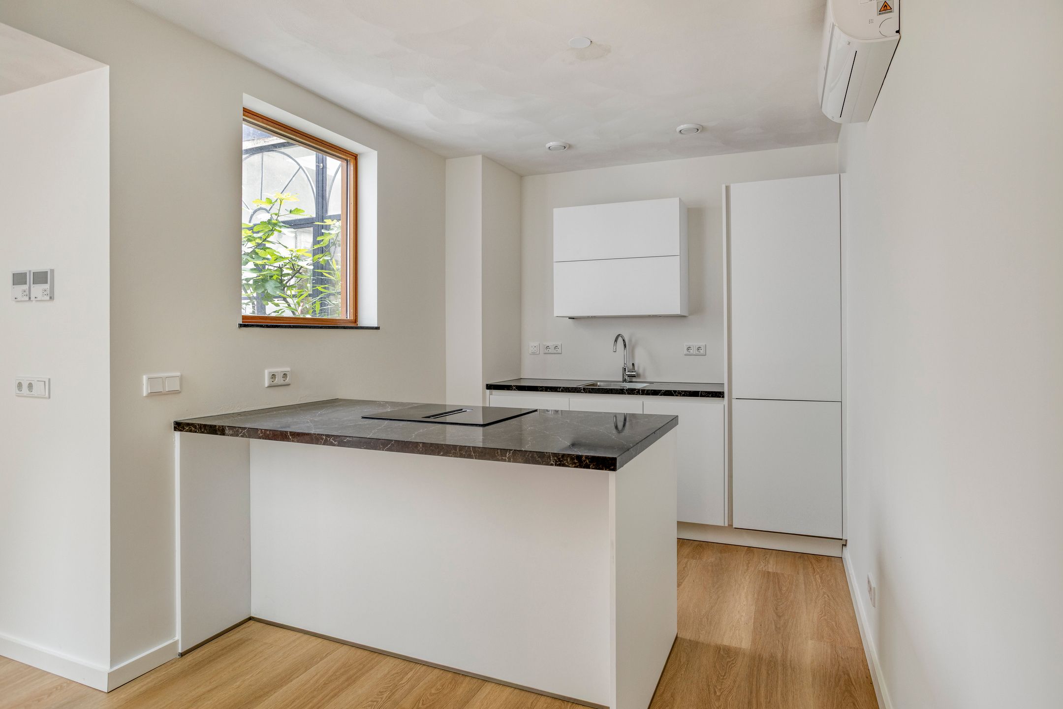 Photo 12 of Willem de Zwijgerstraat 1-B