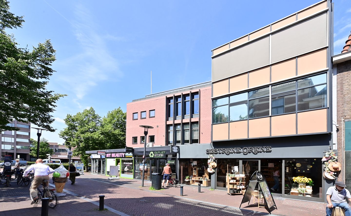 View photo 2 of Utrechtsestraat 49-55