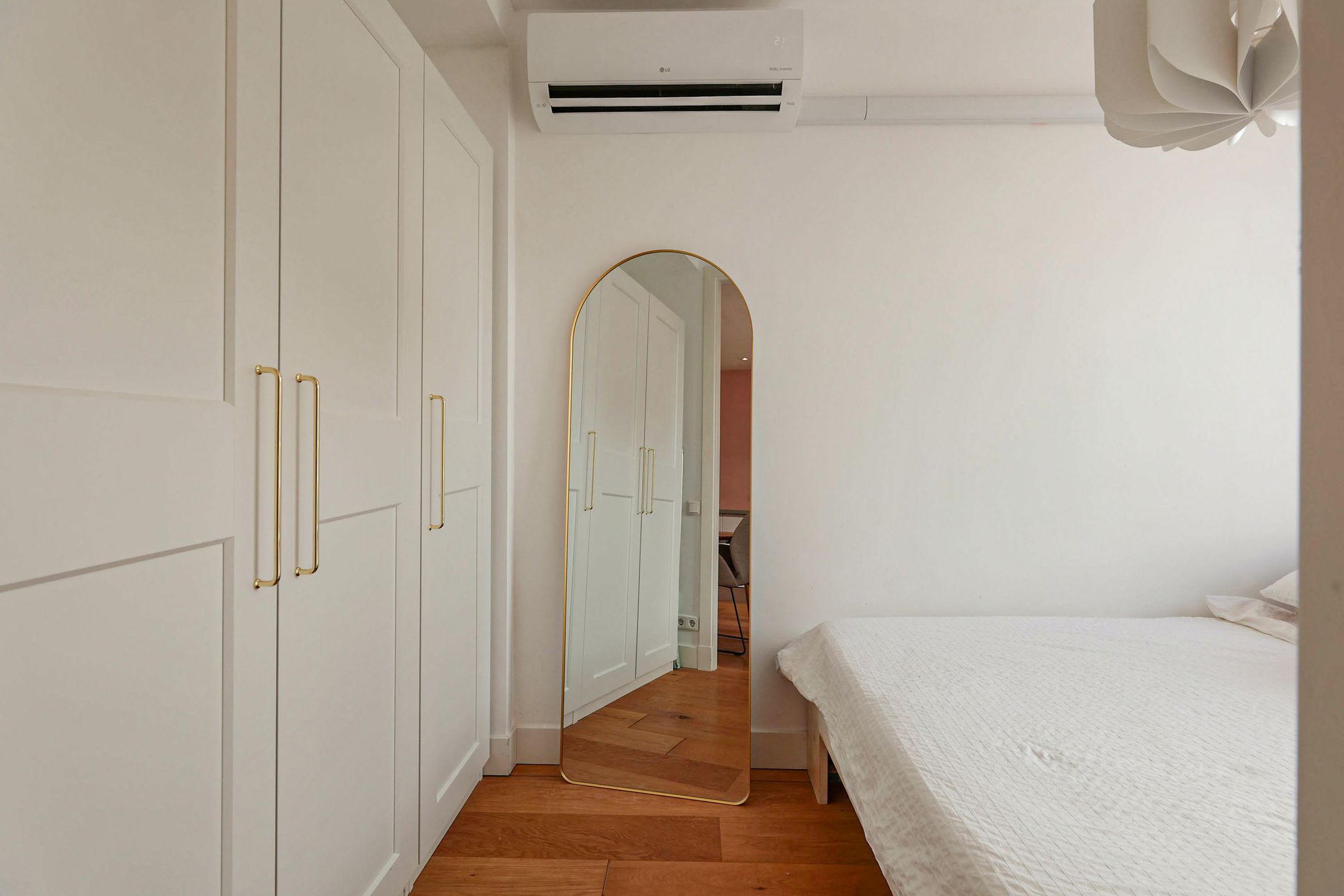 Photo 12 of Gerard Doustraat 16-3A