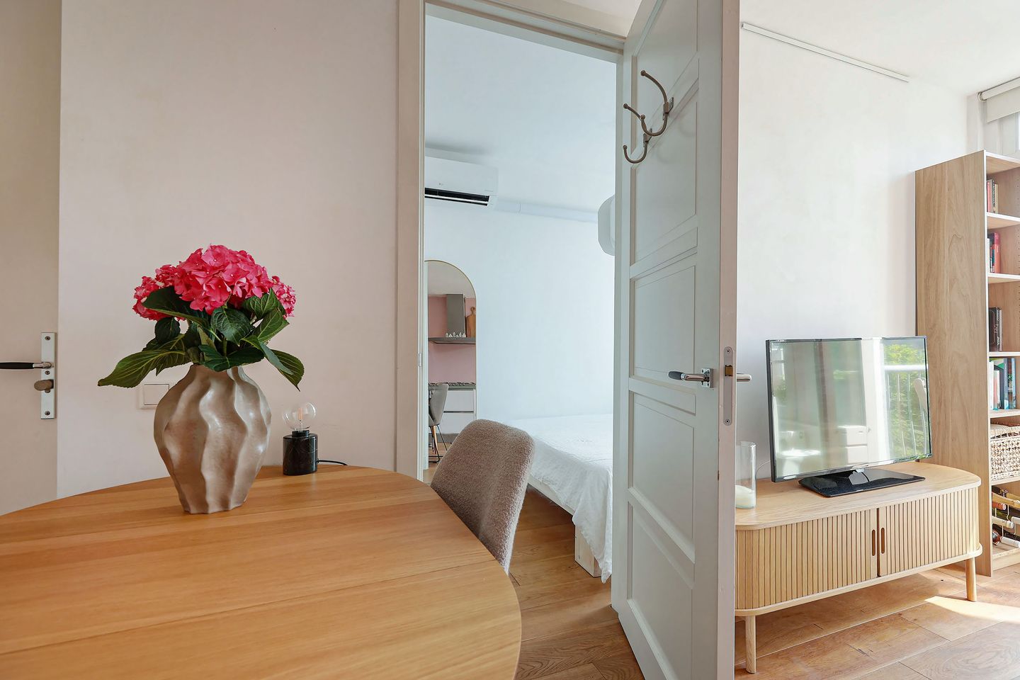 Photo 10 of Gerard Doustraat 16-3A