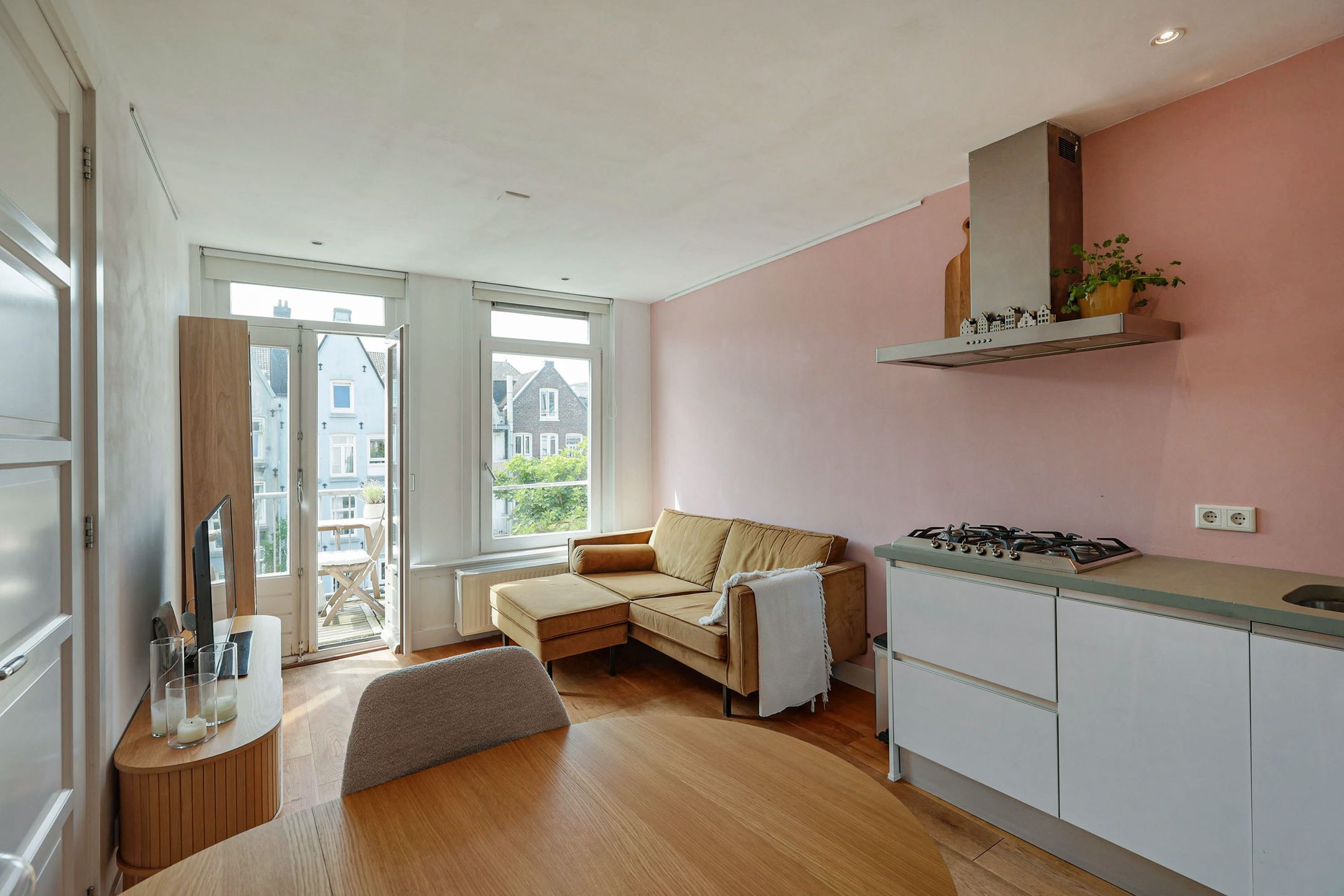 Photo 3 of Gerard Doustraat 16-3A