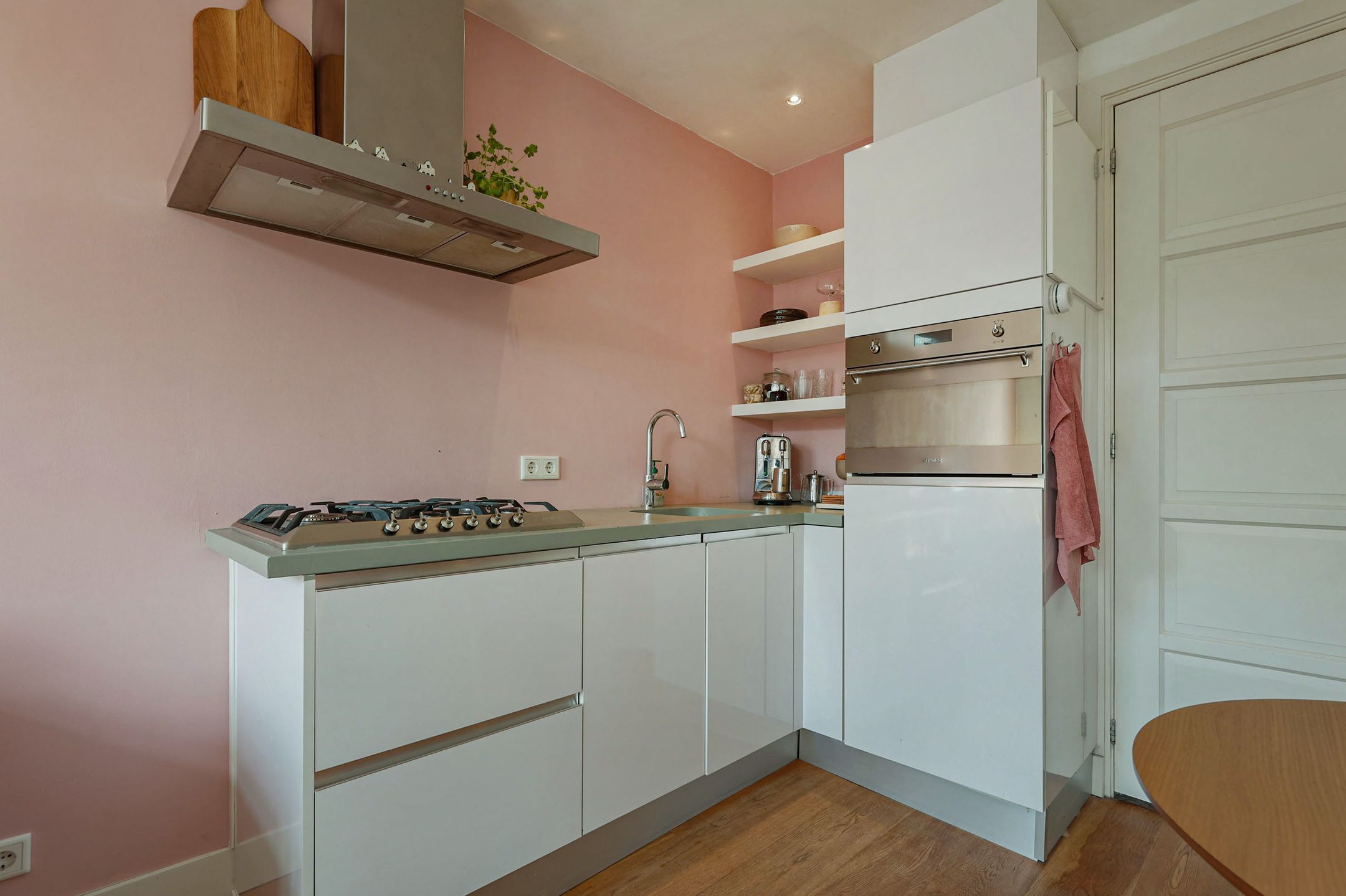 Photo 9 of Gerard Doustraat 16-3A