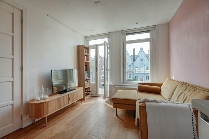 Photo 4 of Gerard Doustraat 16-3A