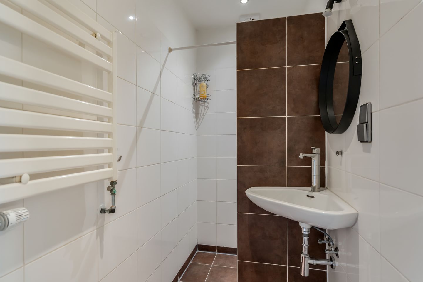 Photo 34 of Van der Waalsstraat 1-B