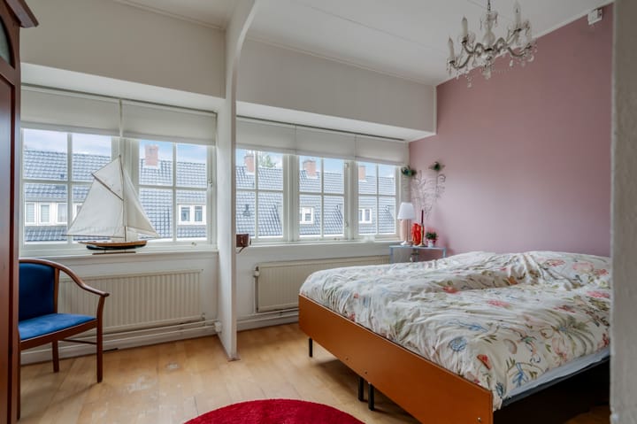 Photo 4 of Van der Waalsstraat 1-B