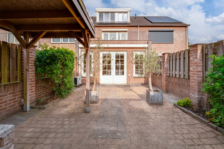 Tussenwoning te koop: Kronenland 1231, Wijchen
