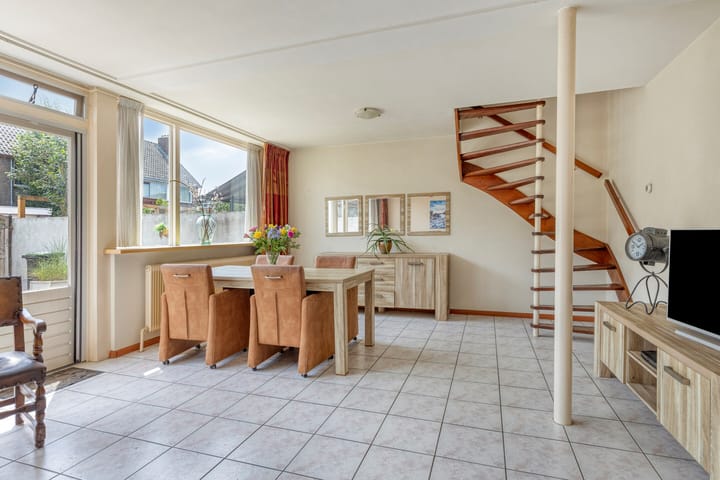 Tussenwoning te koop: Saksenrade 10, Nieuwerkerk Aan Den Ijssel