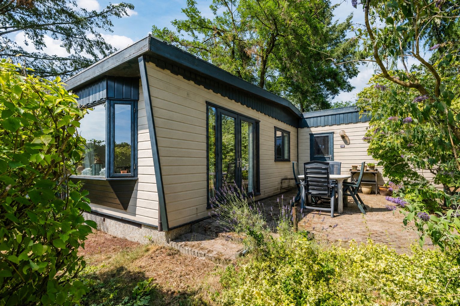 2-bedroom freehold villa in Putten — photo 1 of 5