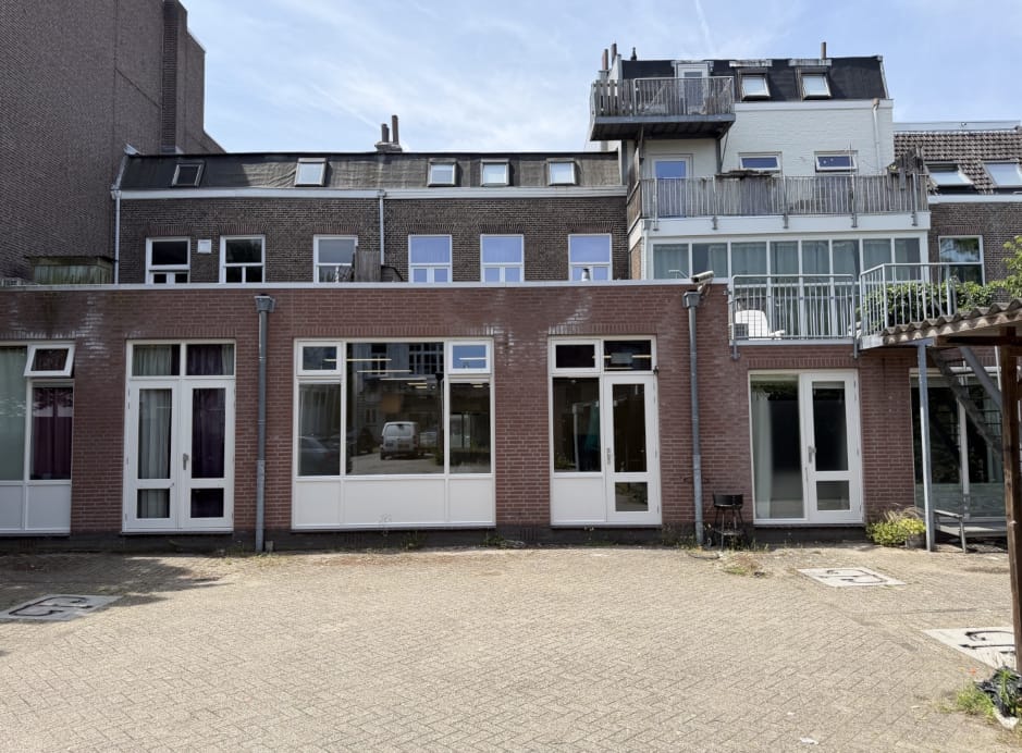 View photo 2 of Emmastraat 10