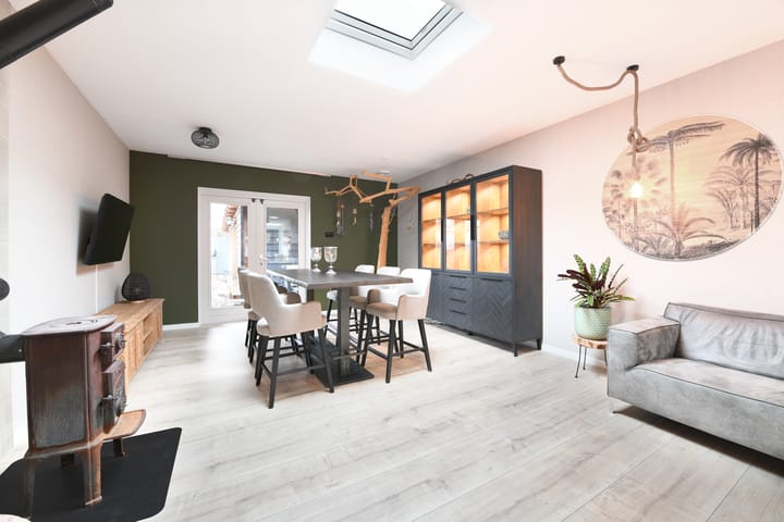 Twee-onder-één-kap te koop: Woenselsestraat 339, Eindhoven