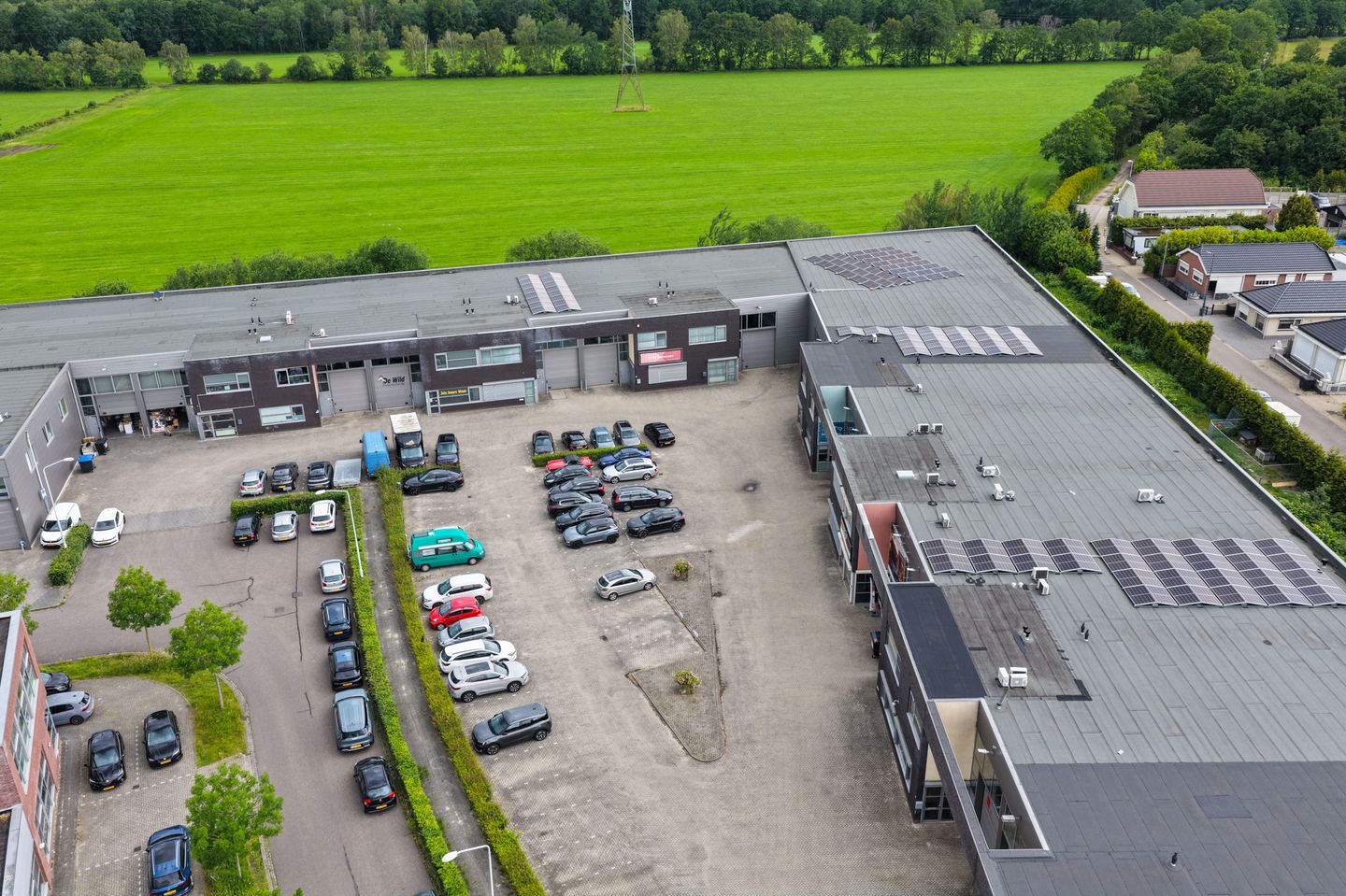 View photo 2 of Van Elderenlaan 18