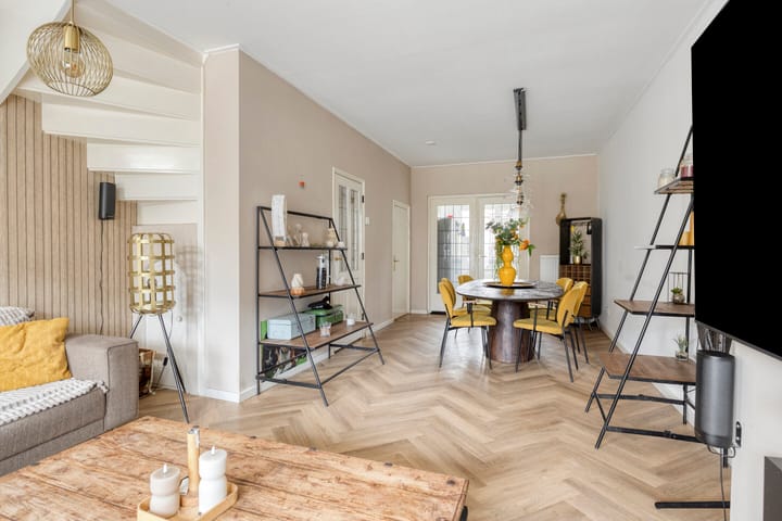 Hoekwoning te koop: Ootmarsumsestraat 341, Almelo