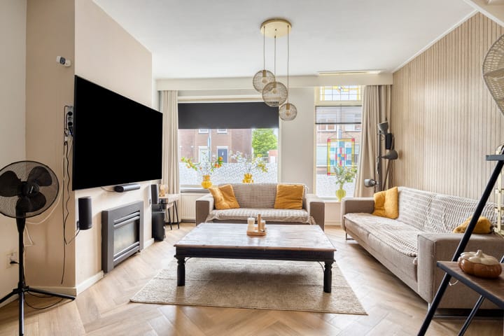 Hoekwoning te koop: Ootmarsumsestraat 341, Almelo