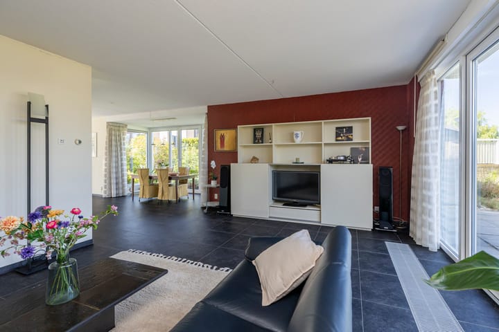 Hoekwoning te koop: Kristiansandstraat 2, 'S-Gravenhage