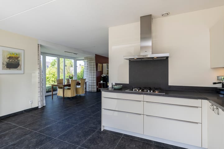 Hoekwoning te koop: Kristiansandstraat 2, 'S-Gravenhage