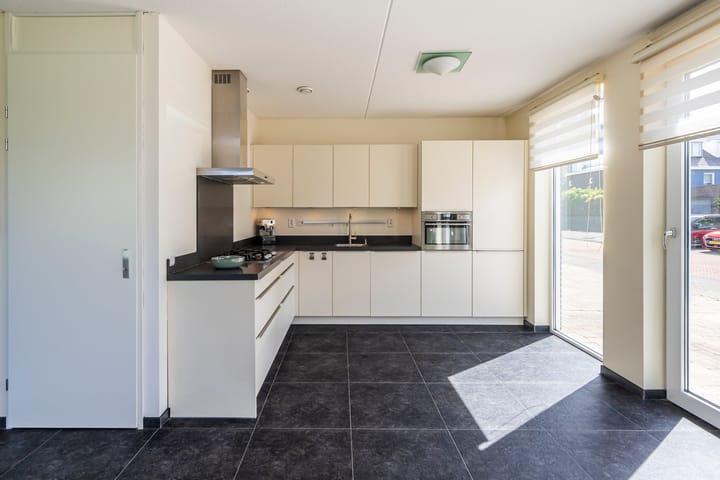 Hoekwoning te koop: Kristiansandstraat 2, 'S-Gravenhage