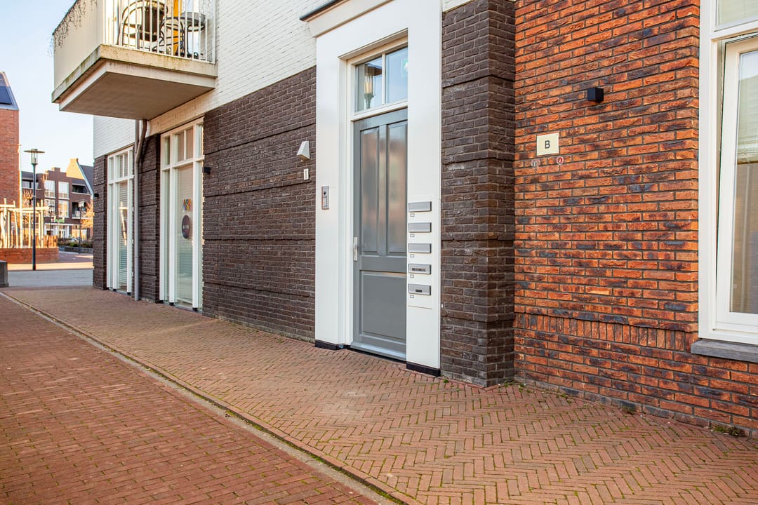 Photo 17 of Otto van Asperenstraat 1-D