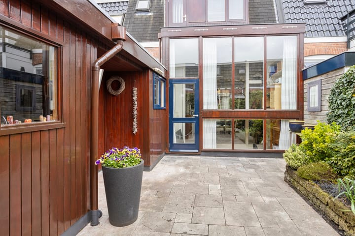Tussenwoning te koop: Claes Bockes Balckstraat 11, Leeuwarden