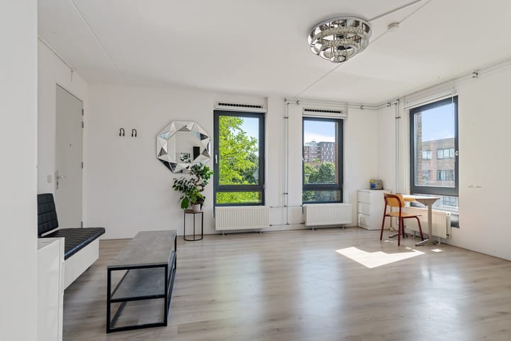 Sem Presserhof 117, Amsterdam