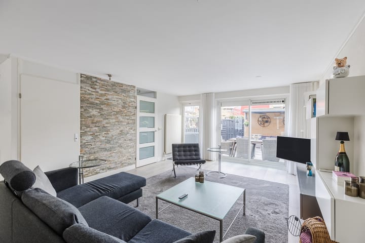 Tussenwoning te koop: Schrijvertje 30, Krommenie
