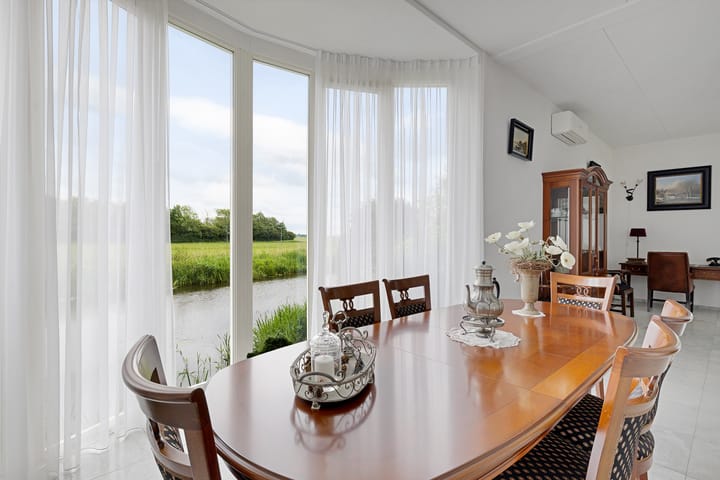 Vrijstaande woning te koop: Stationsweg 10B, Visvliet