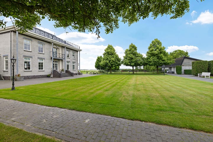 Vrijstaande woning te koop: Stationsweg 10B, Visvliet