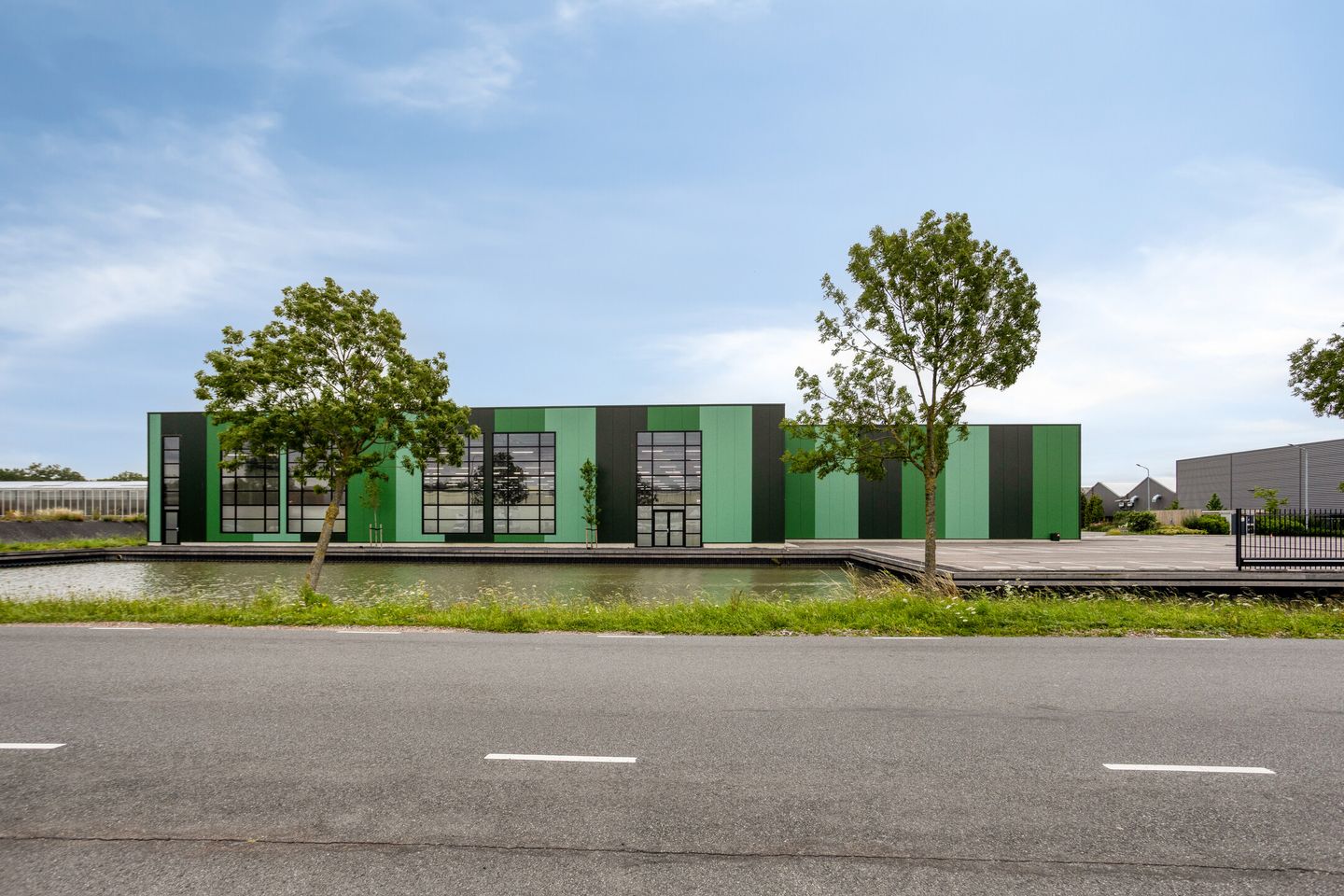 Bekijk foto 2 van Rietwijkeroordweg 52