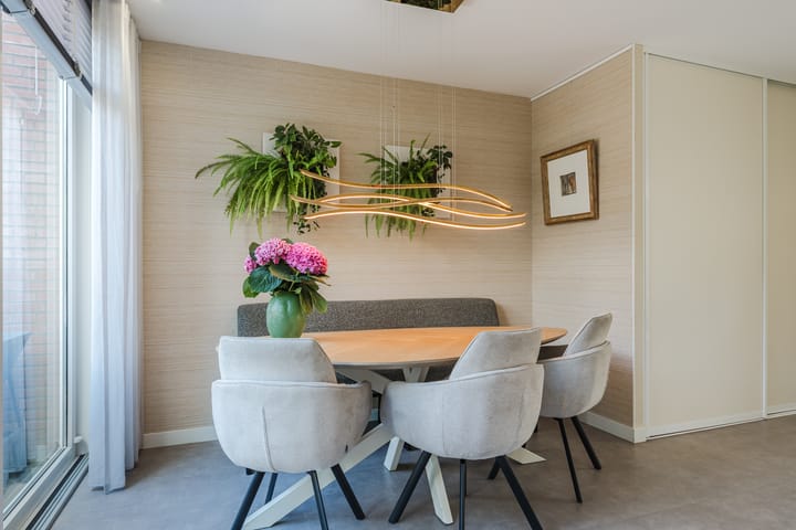 Tussenwoning te koop: Emmalaan 30, Woubrugge