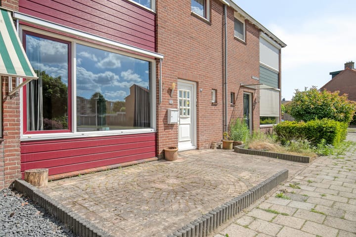 Tussenwoning te koop: Curaçaostraat 4, Hengelo