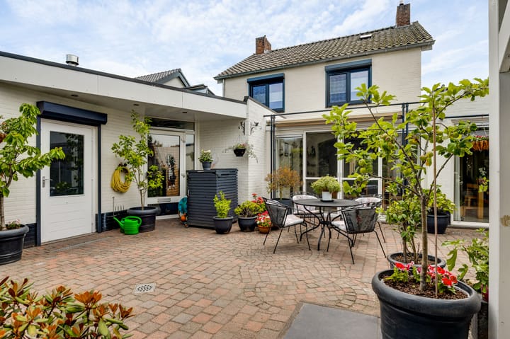 Photo 4 of Scholtissenhofstraat 10