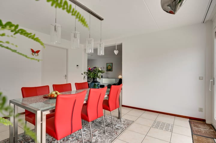 Tussenwoning te koop: Roggehegge 7, Maastricht